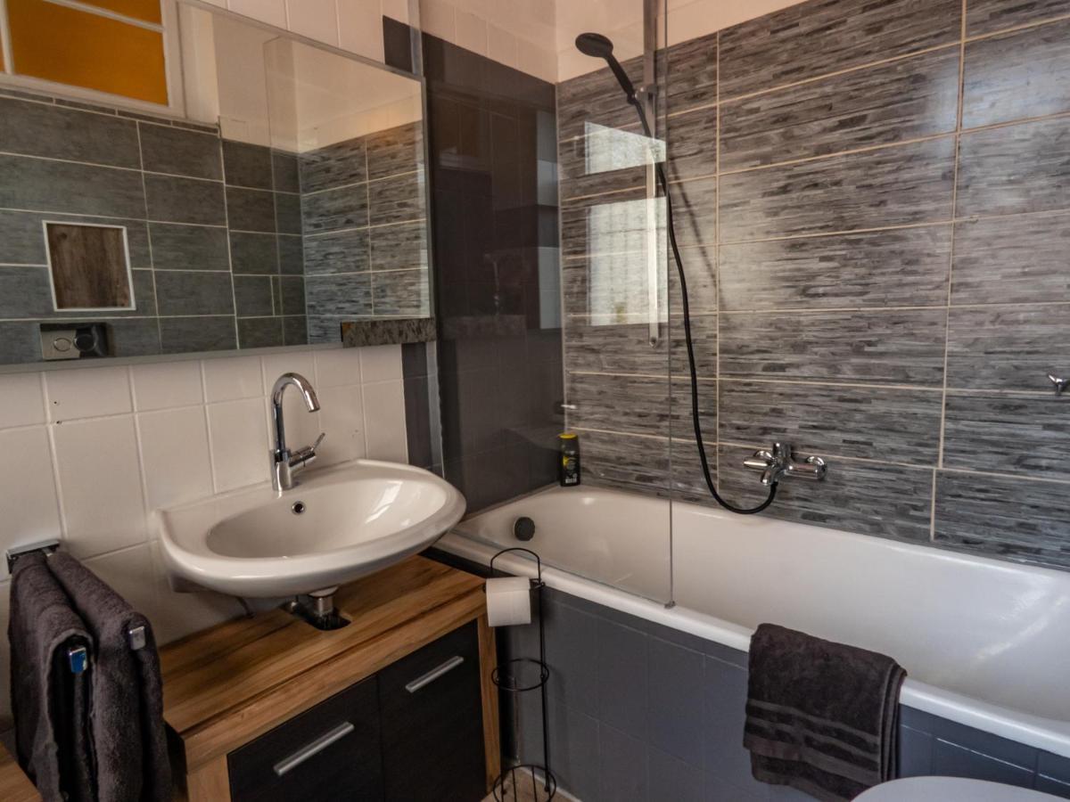 #214 Lux-Flat Im Herzen Von Neuss Mit Netflix & Prime Esterno foto